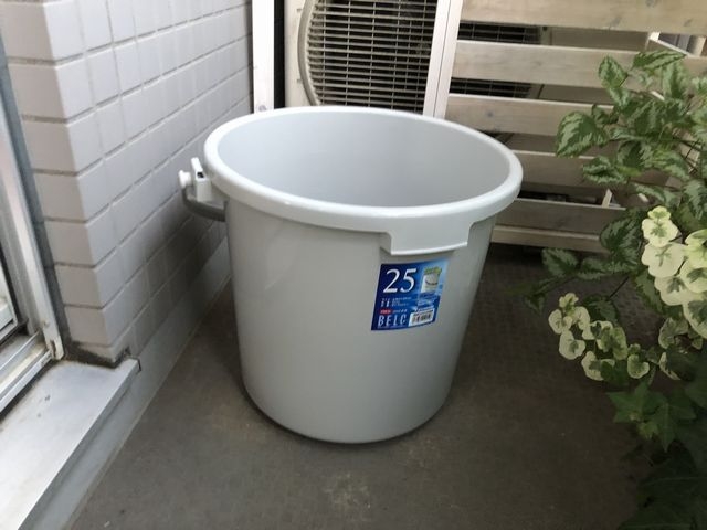 大きいバケツ